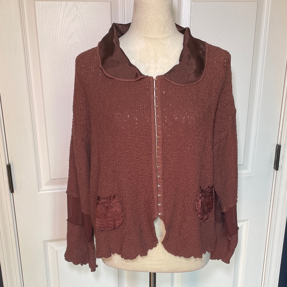 NWT Nooshin Femme Rust Brown Collared Hook & Eye Front Long Sleeve Sweater